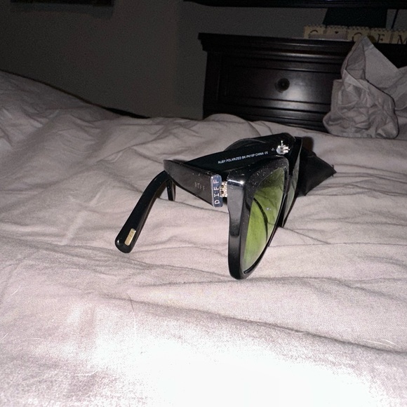 Diff Ruby Polarized Sunglasses - Picture 2 of 2